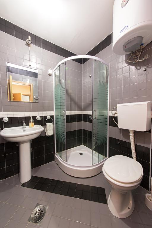 Apartments Bokan ツェティニェ 部屋 写真