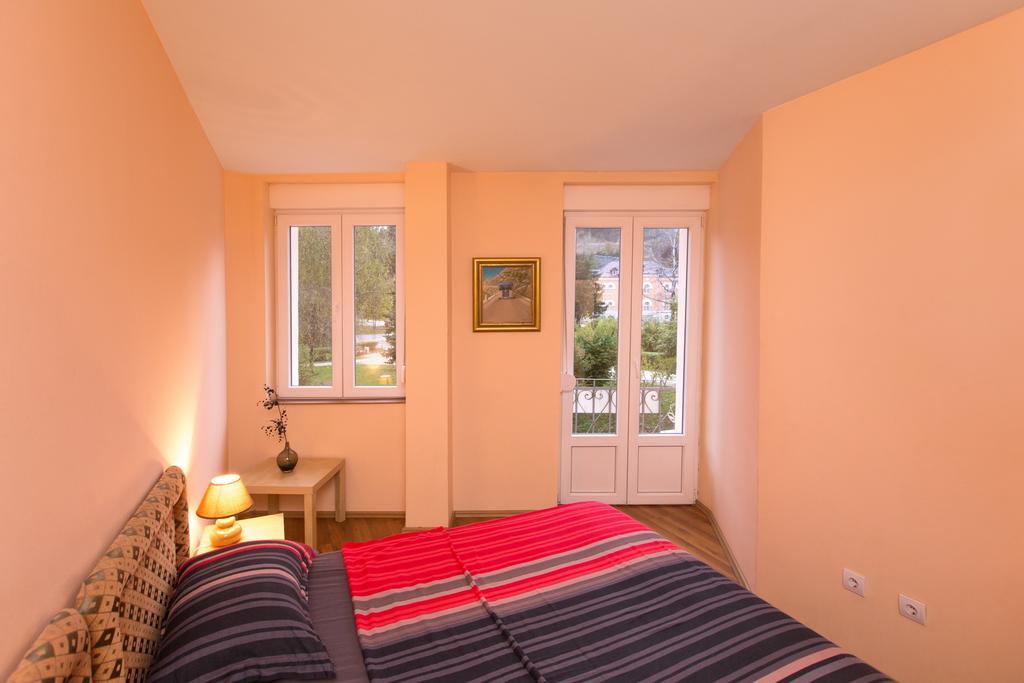Apartments Bokan ツェティニェ 部屋 写真