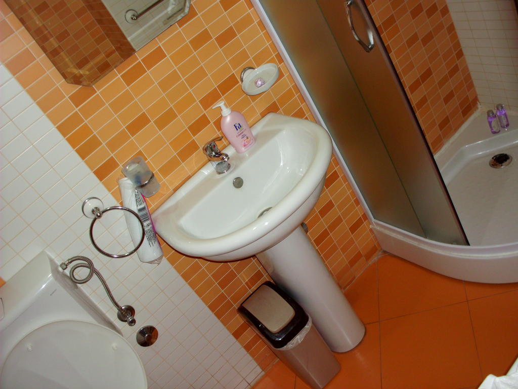 Apartments Bokan ツェティニェ 部屋 写真